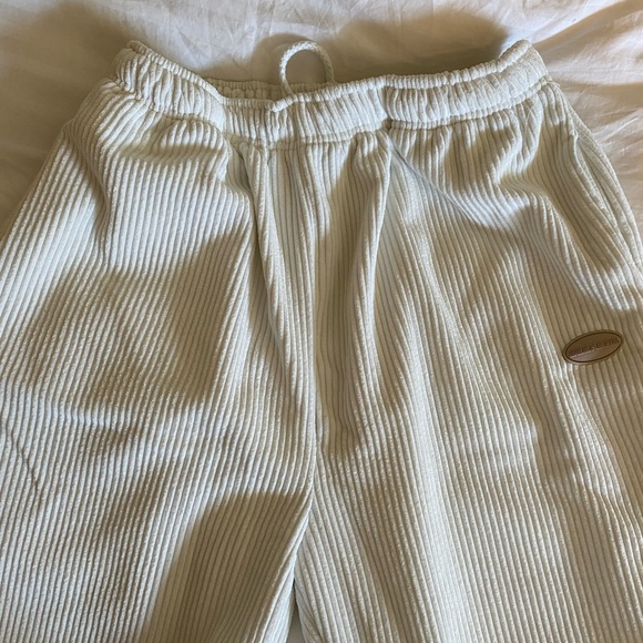 Sisters & Seekers White Sweatpants - Picture 2 of 8